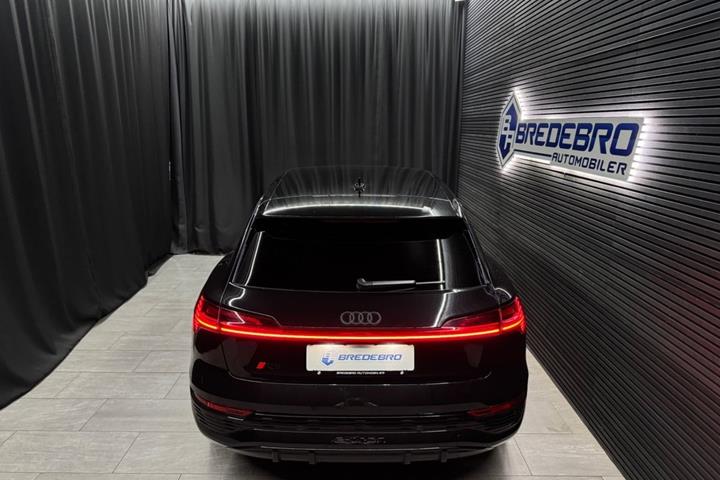 Sort Audi Q8 e-tron fra 2024