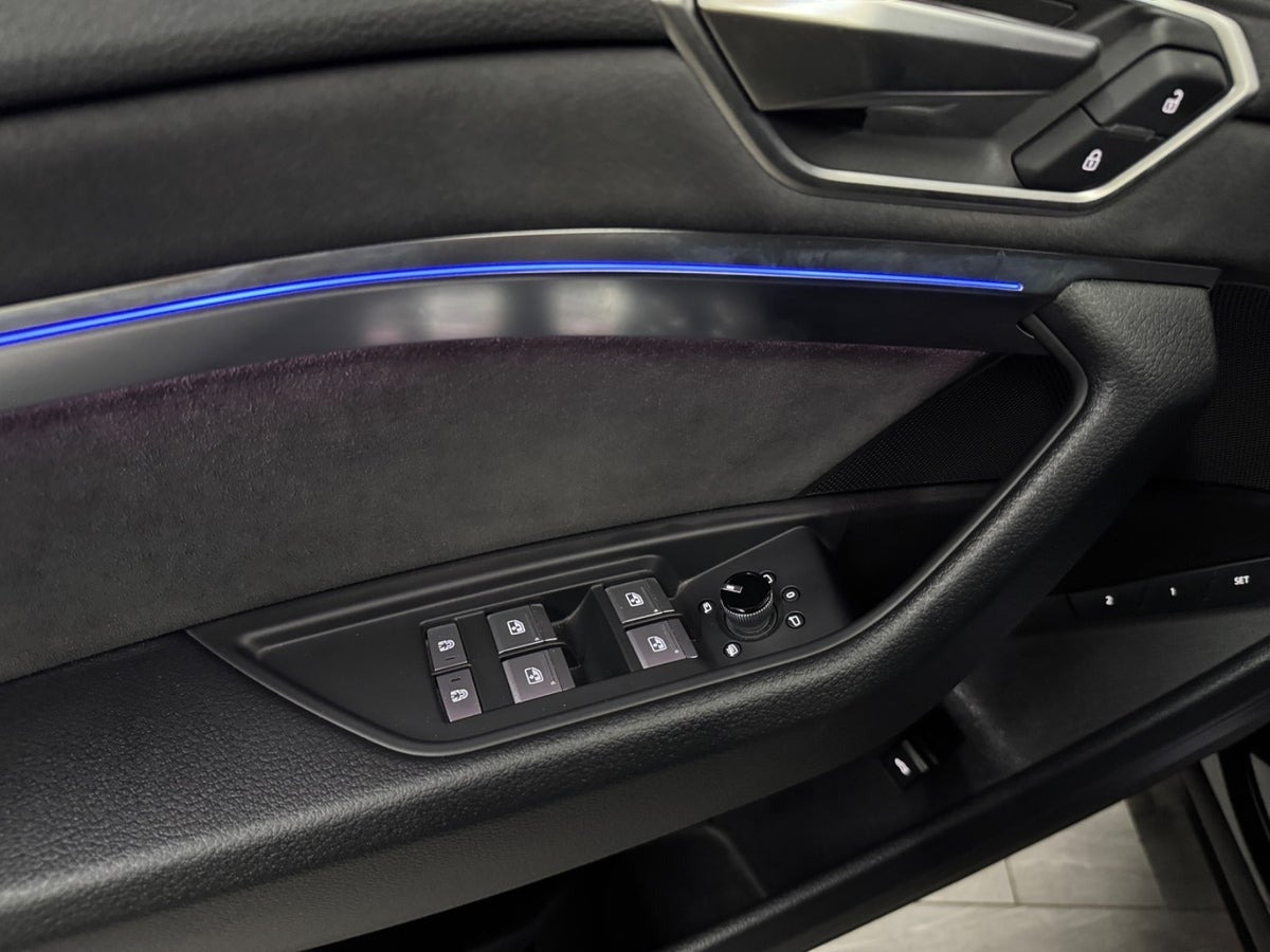 Sort Audi Q8 e-tron fra 2024