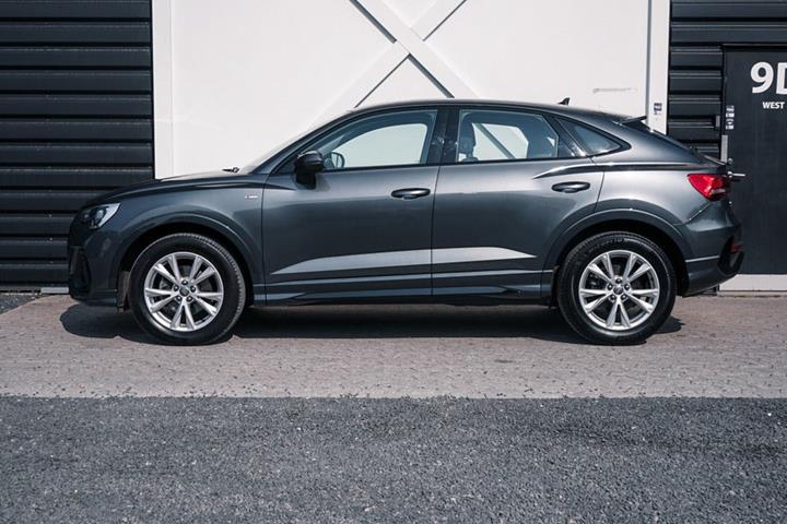 undefined Audi Q3 fra 2021