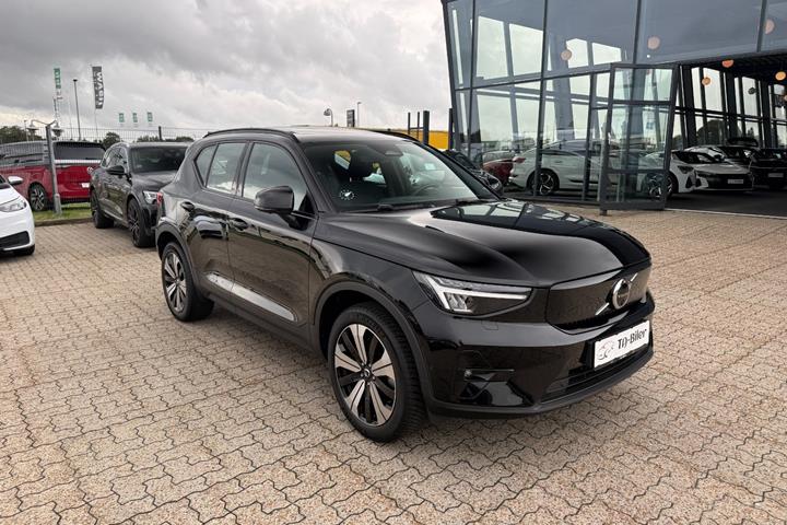 Sort Volvo XC40 fra 2023