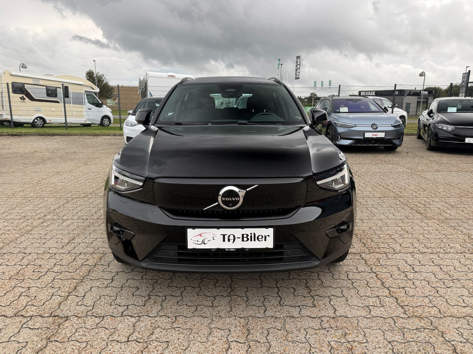 Sort Volvo XC40 fra 2023