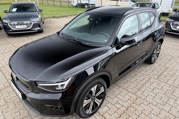 Sort Volvo XC40 fra 2023