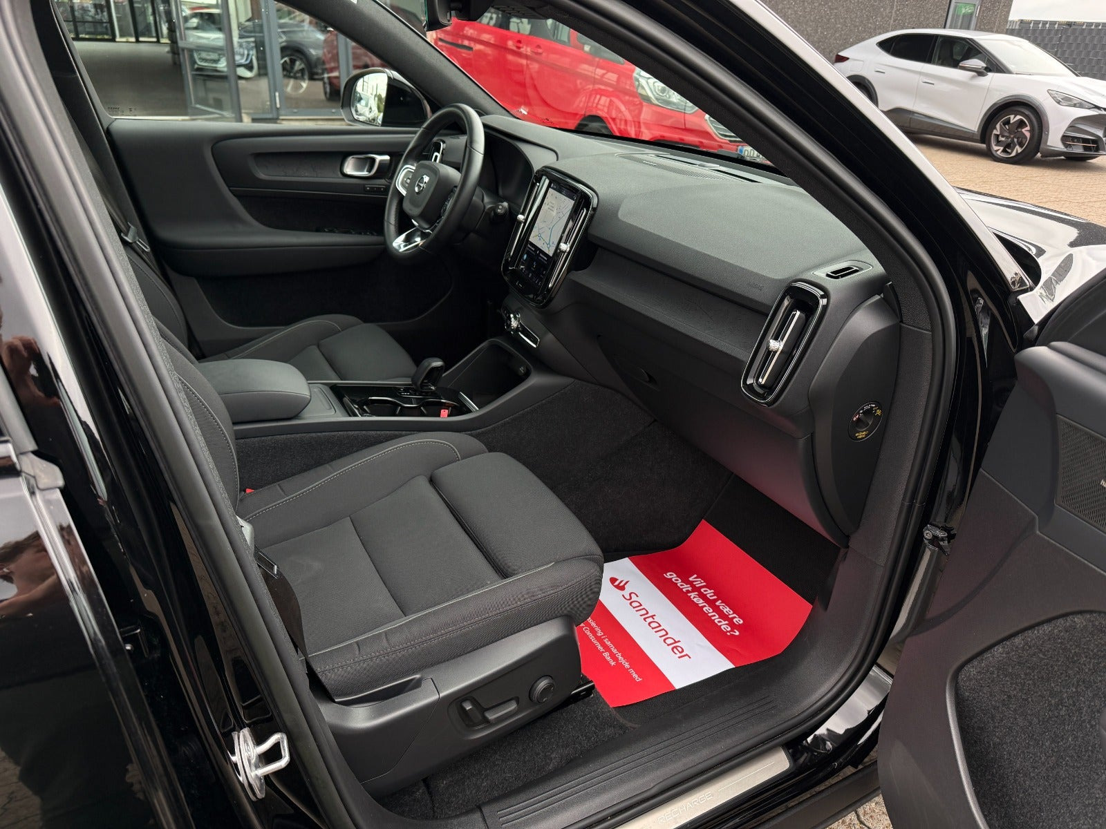 Sort Volvo XC40 fra 2023