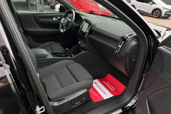 Sort Volvo XC40 fra 2023
