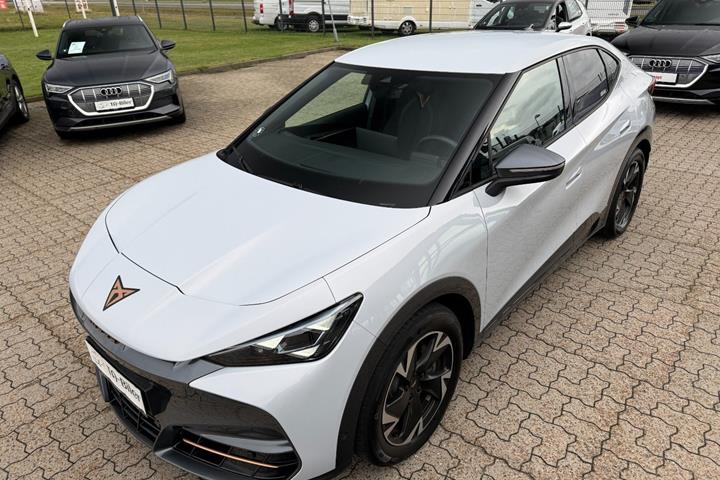 Sølv Cupra Tavascan fra 2025