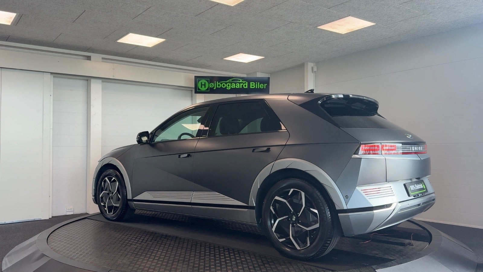 Grå Hyundai Ioniq 5 fra 2023
