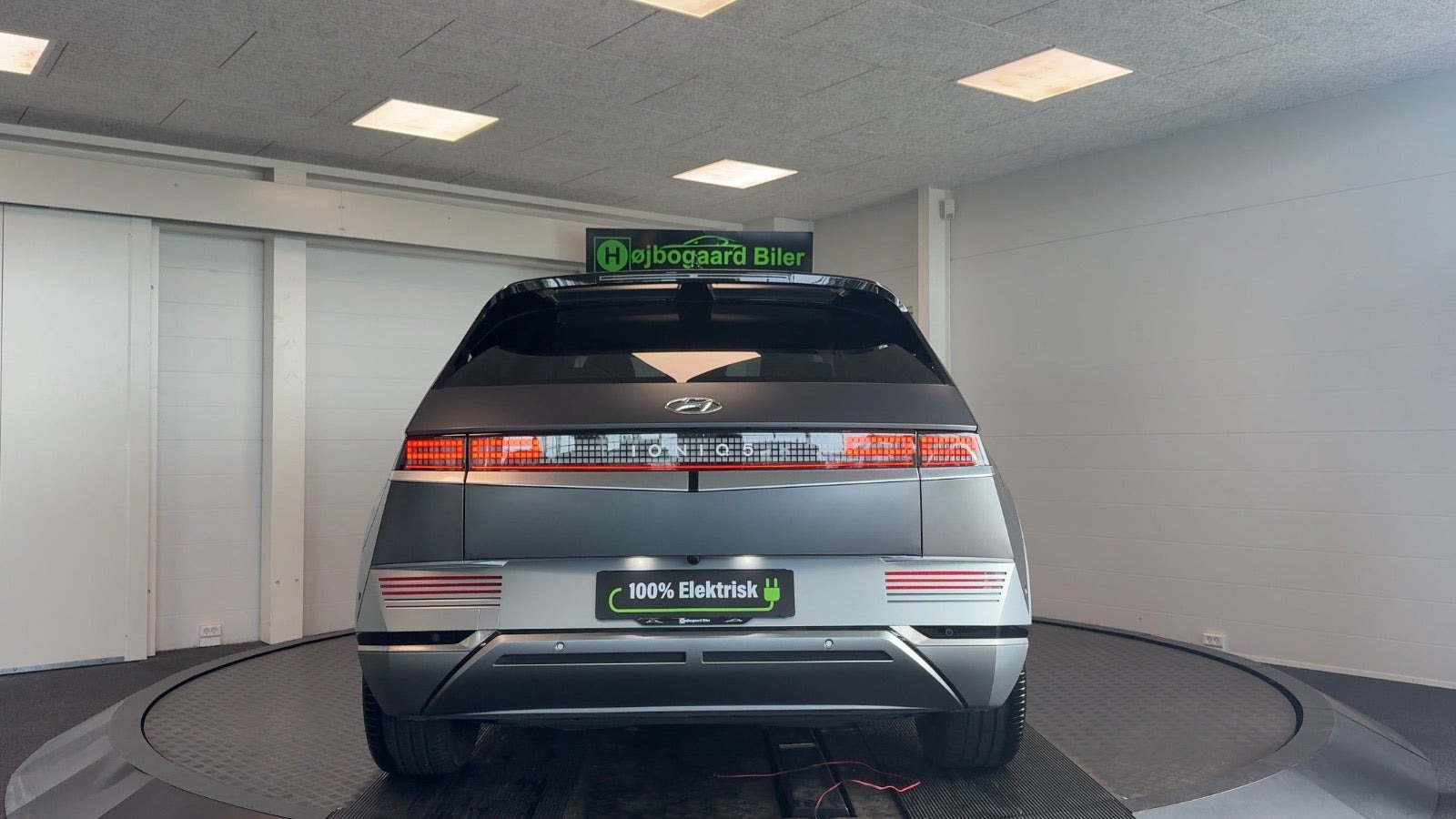 Grå Hyundai Ioniq 5 fra 2023