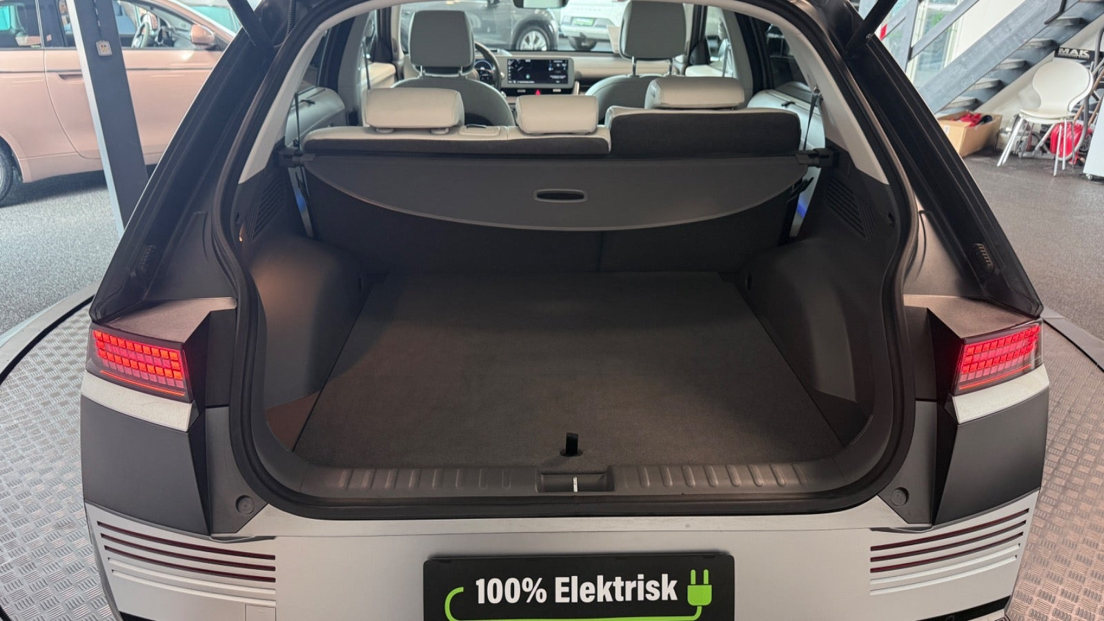 Grå Hyundai Ioniq 5 fra 2023