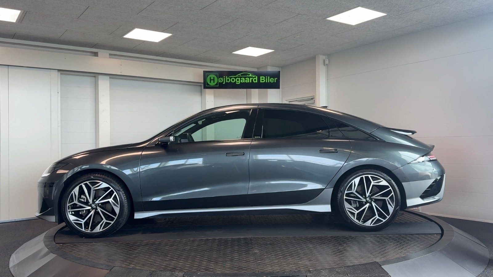 Grå Hyundai Ioniq 6 fra 2024
