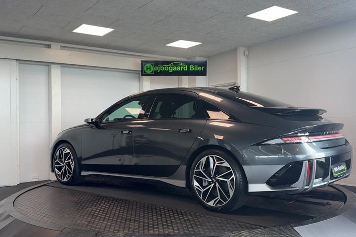 Grå Hyundai Ioniq 6 fra 2024