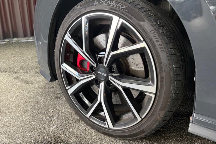 Rød VW Golf VIII fra 2021