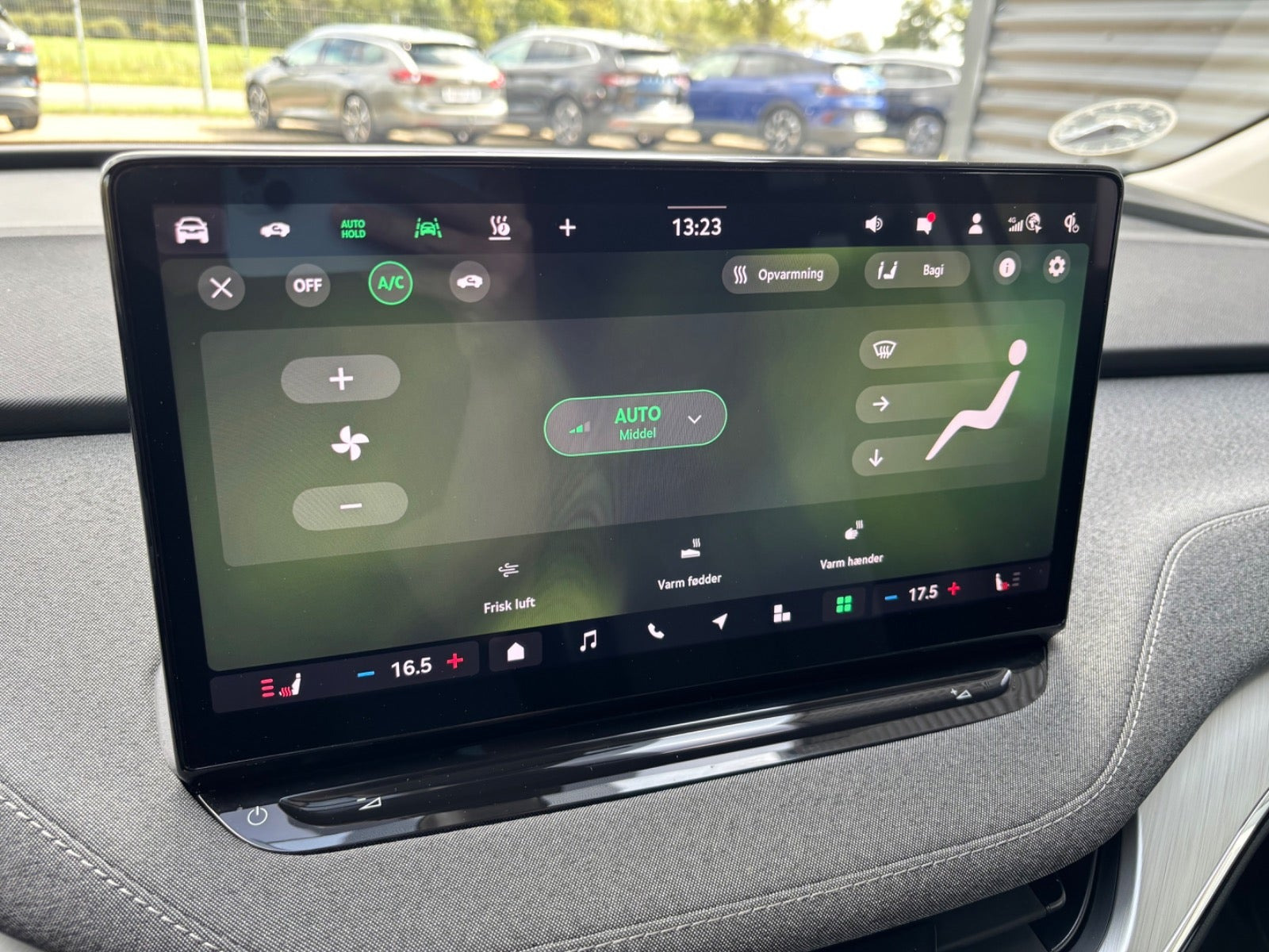 Sort Skoda Enyaq fra 2025