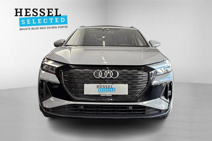 Grå Audi Q4 e-tron fra 2022