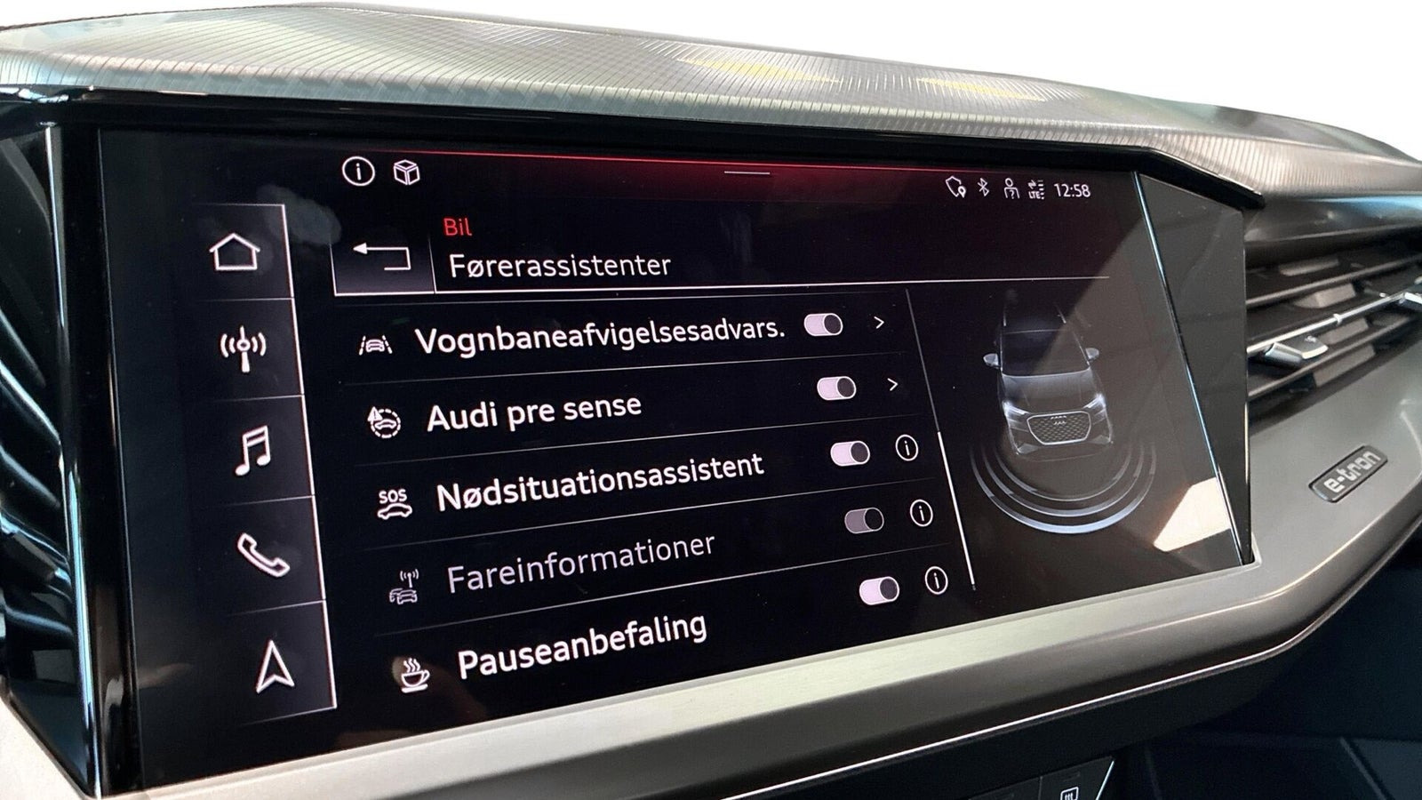 Grå Audi Q4 e-tron fra 2022
