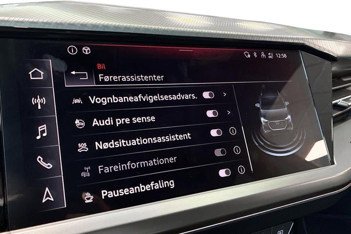 Grå Audi Q4 e-tron fra 2022