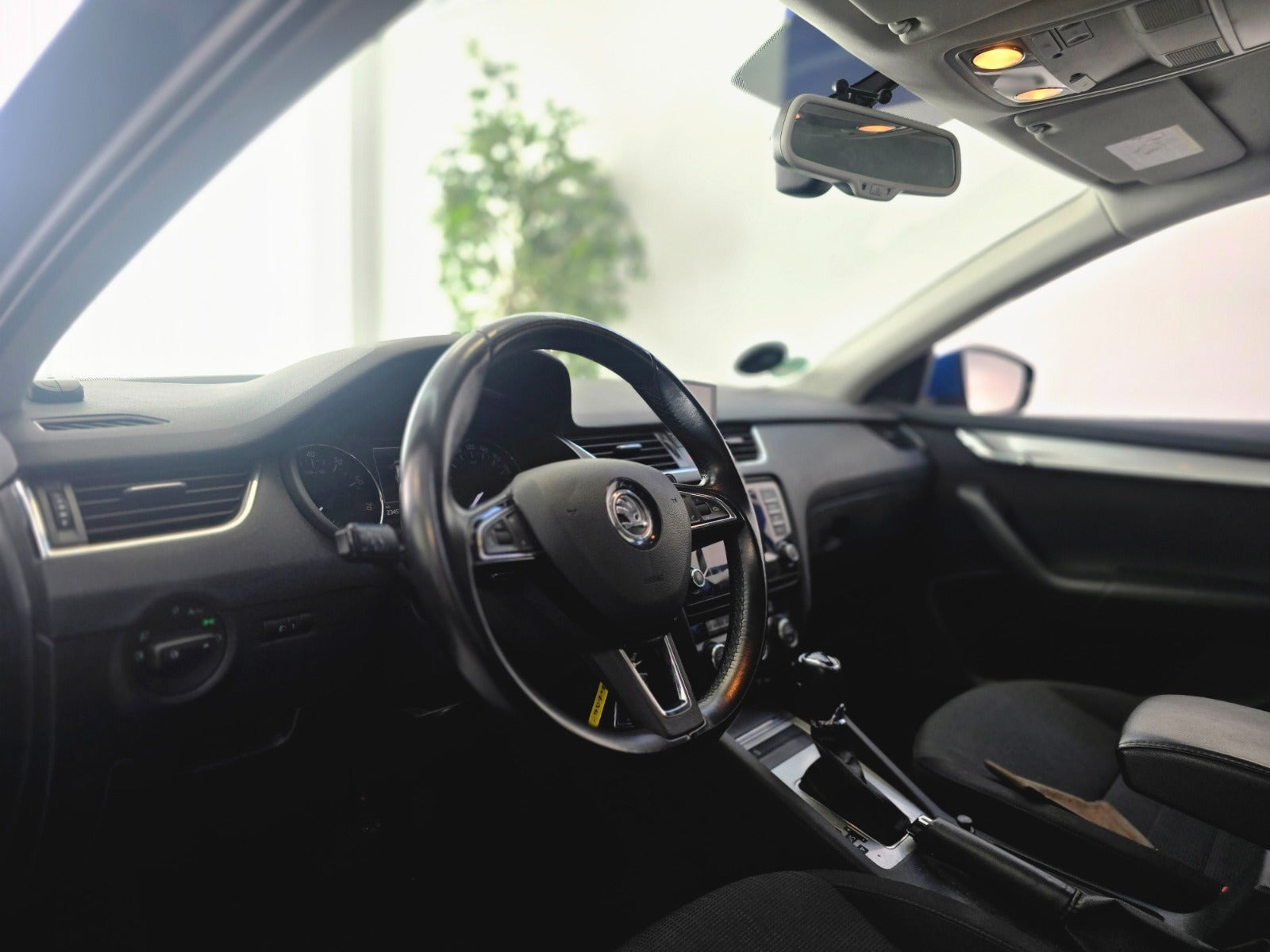 Blå Skoda Octavia fra 2014