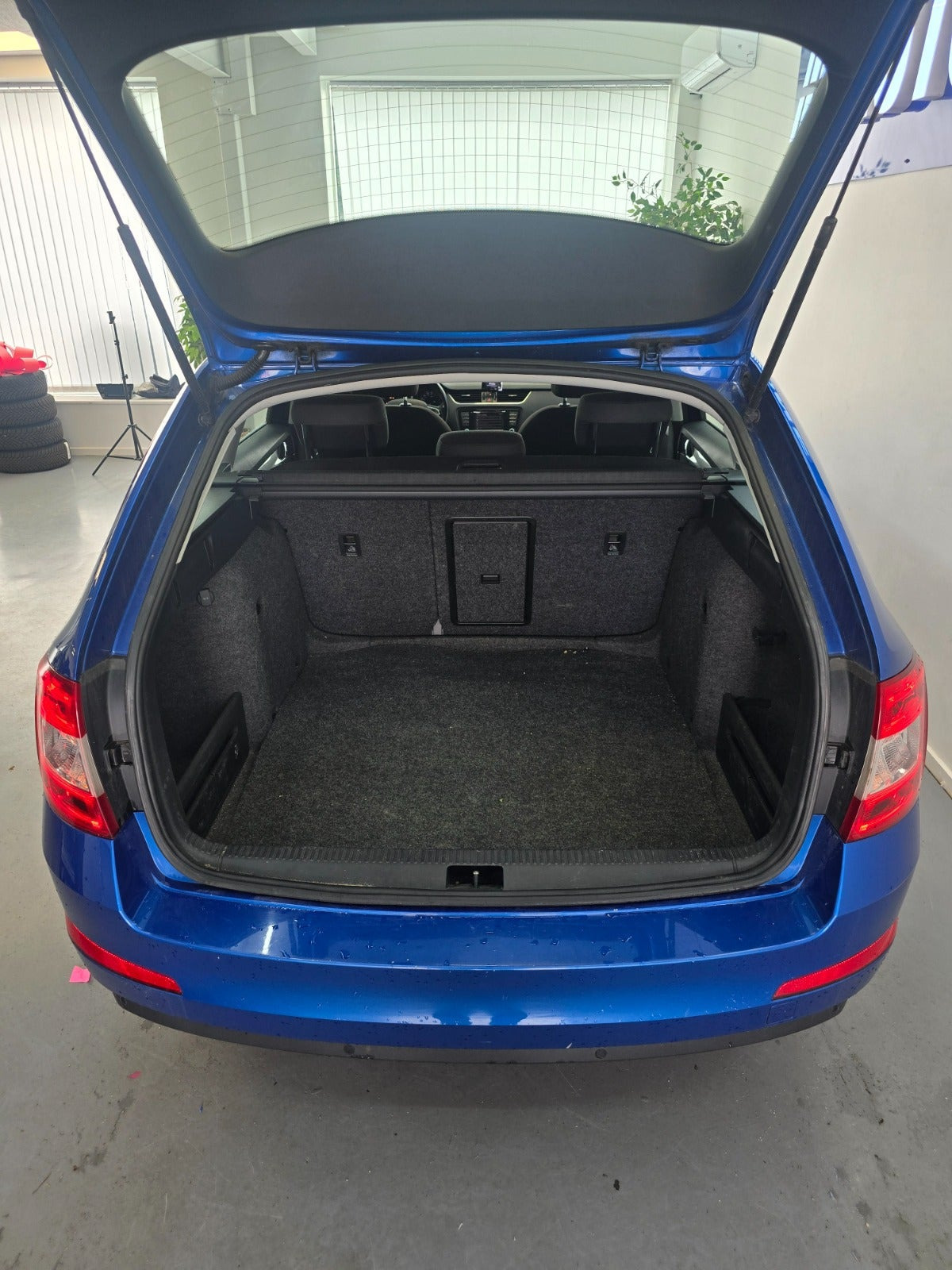 Blå Skoda Octavia fra 2014