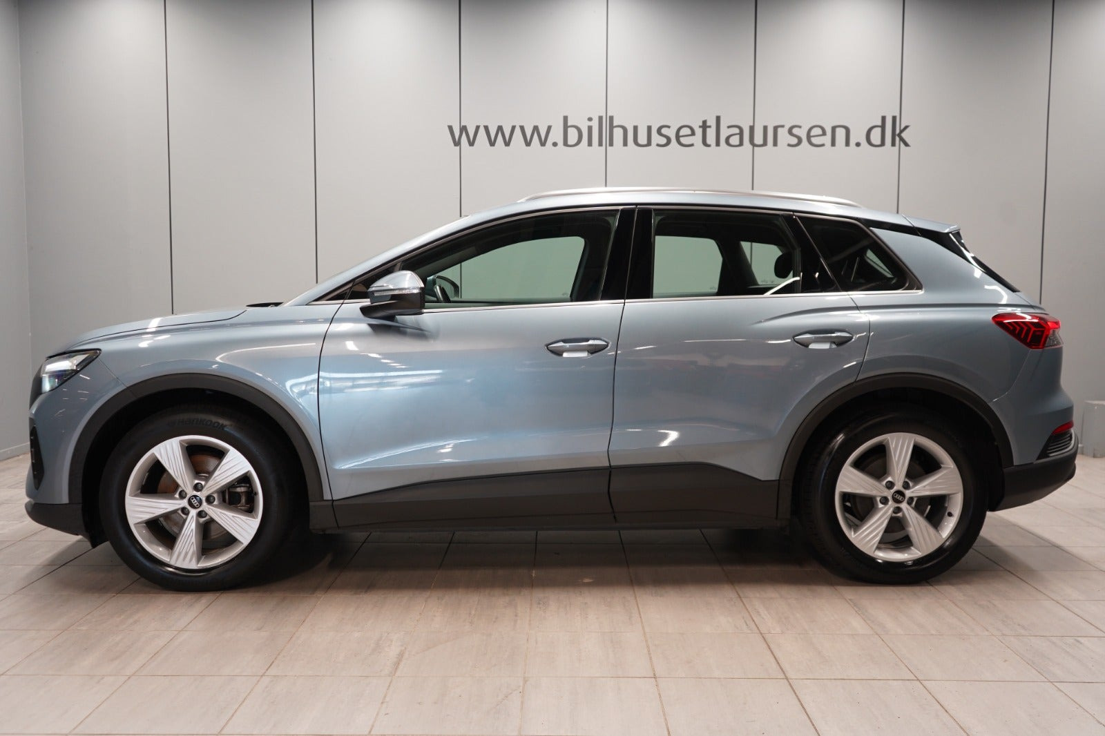 Blå Audi Q4 e-tron fra 2022