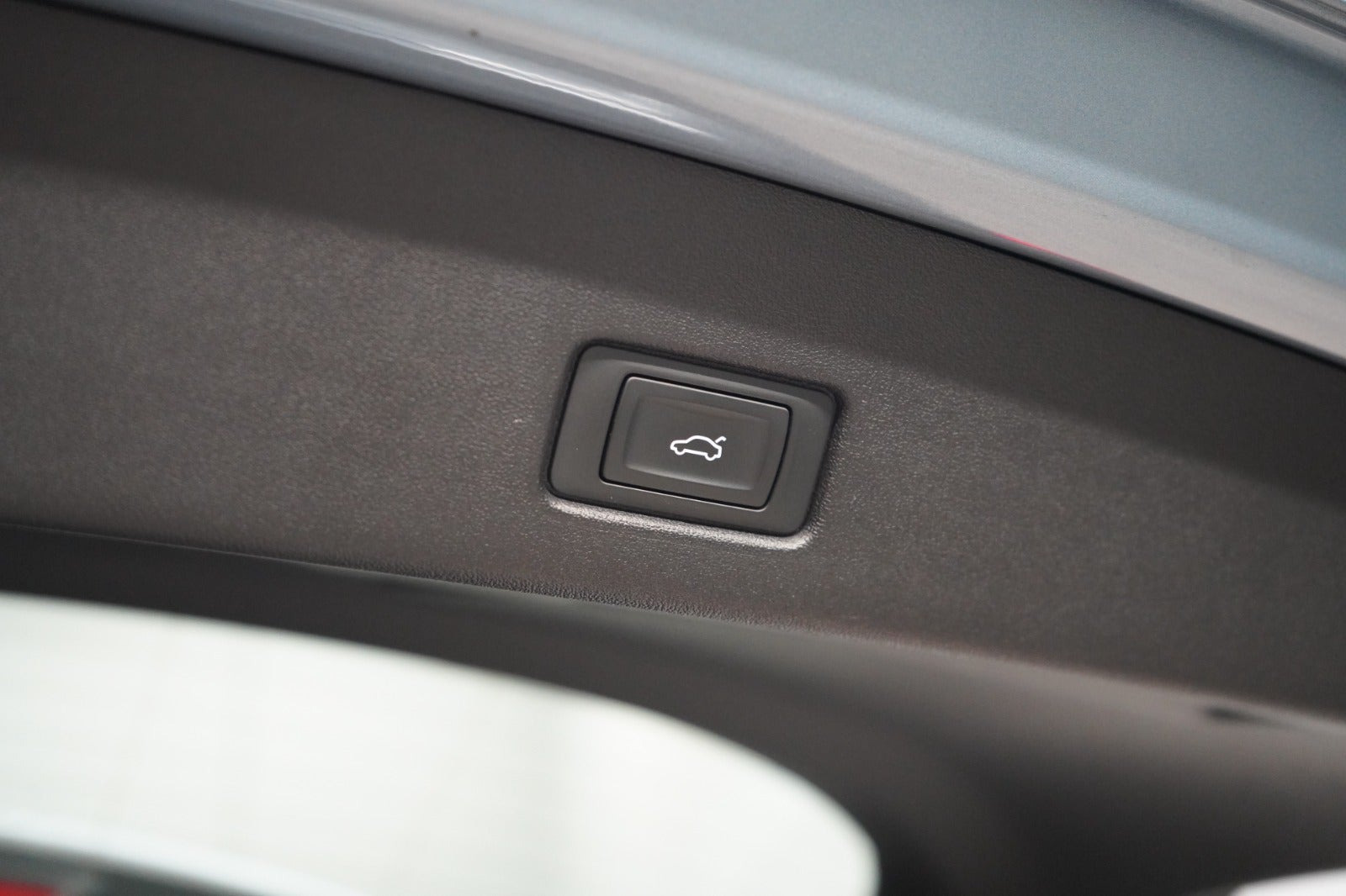 Blå Audi Q4 e-tron fra 2022