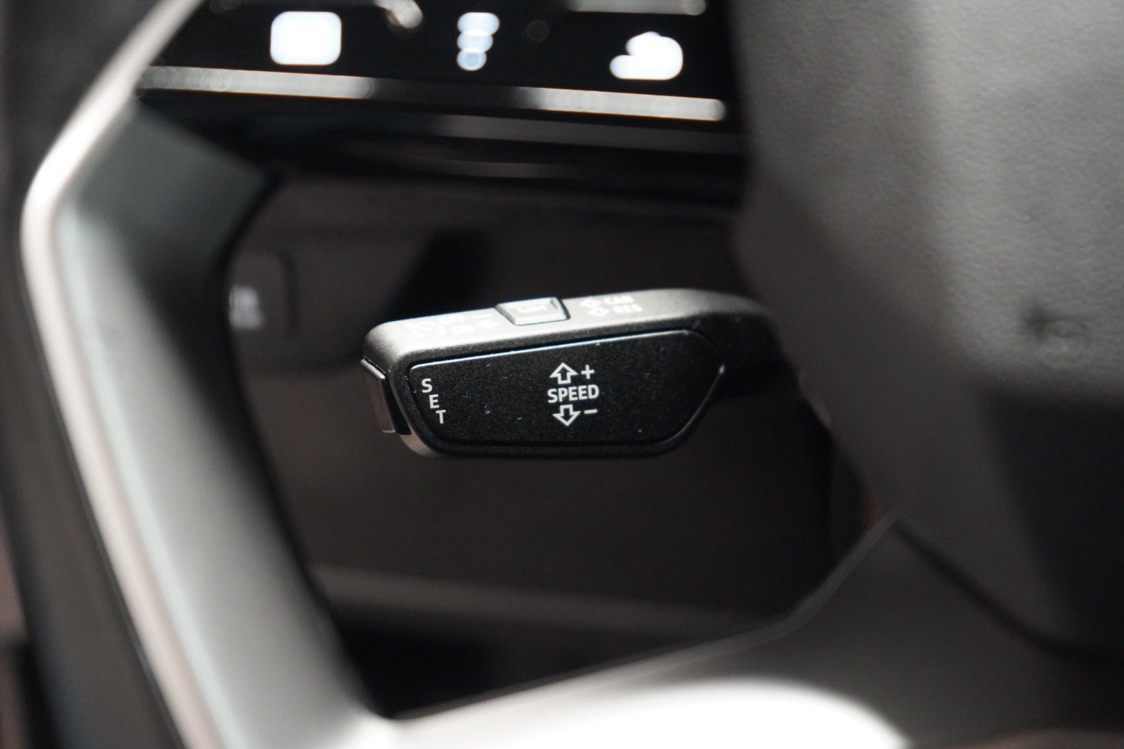 Blå Audi Q4 e-tron fra 2022