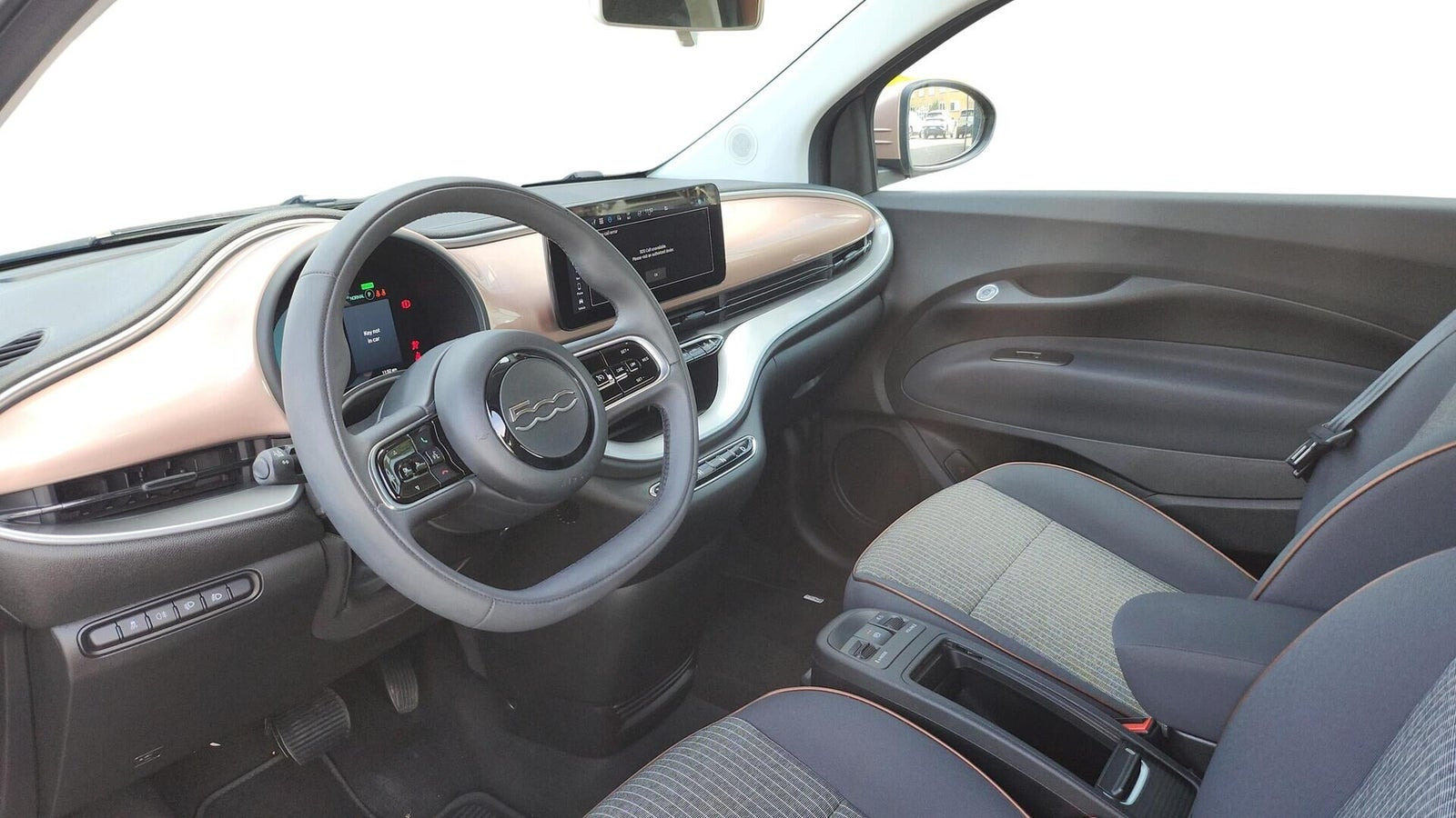 Pink Fiat 500e fra 2023