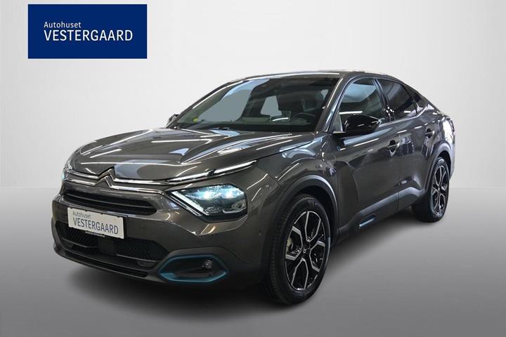 Grå Citroën ë-C4 X fra 2023 set udefra