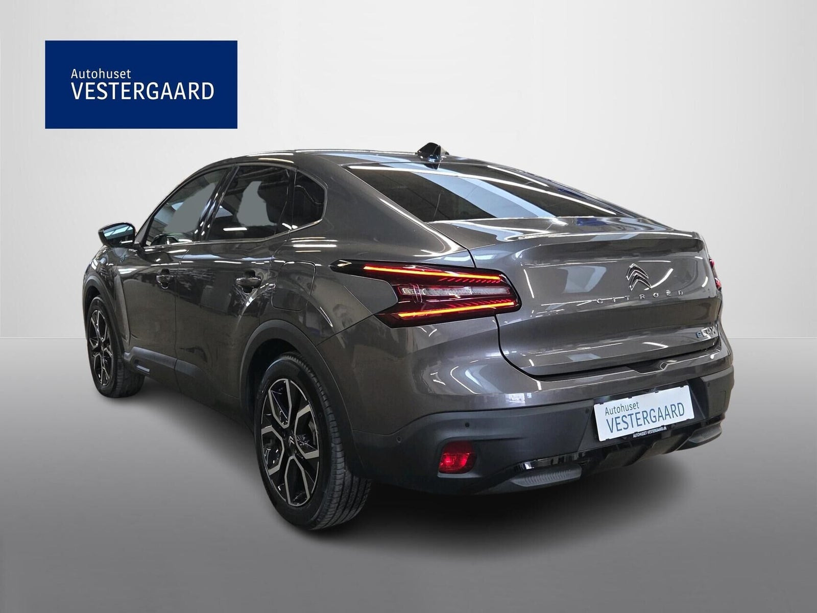 Grå Citroën ë-C4 X fra 2023