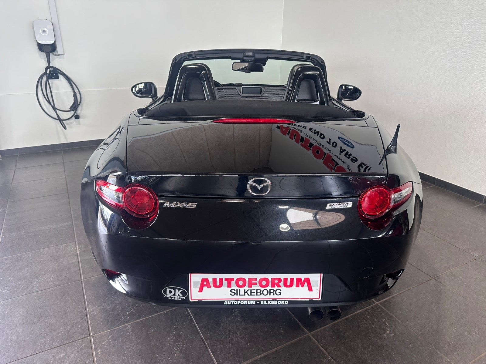 Sort Mazda MX-5 fra 2016