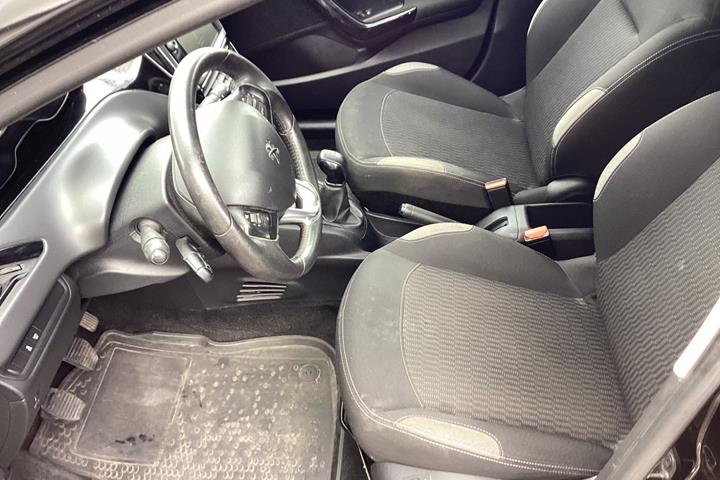 undefined Peugeot 208 fra 2016