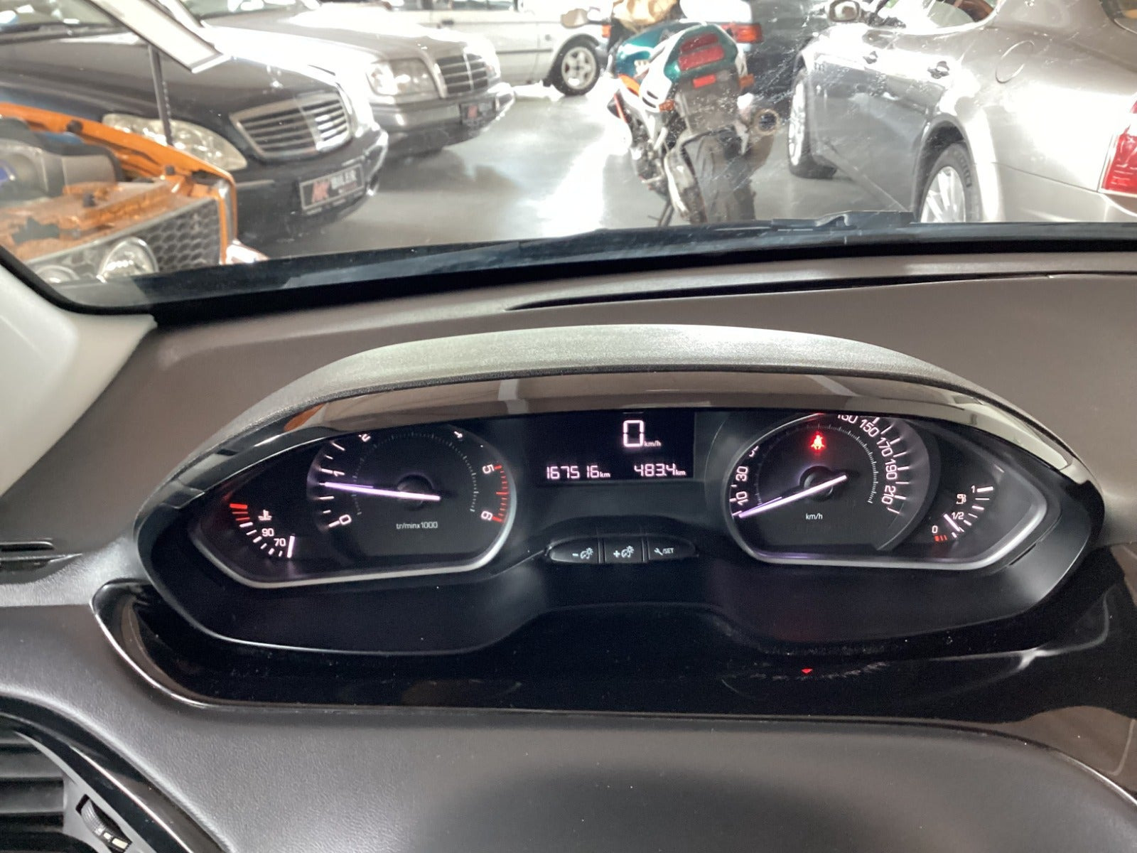 undefined Peugeot 208 fra 2016