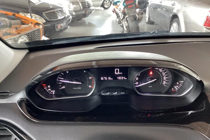 undefined Peugeot 208 fra 2016