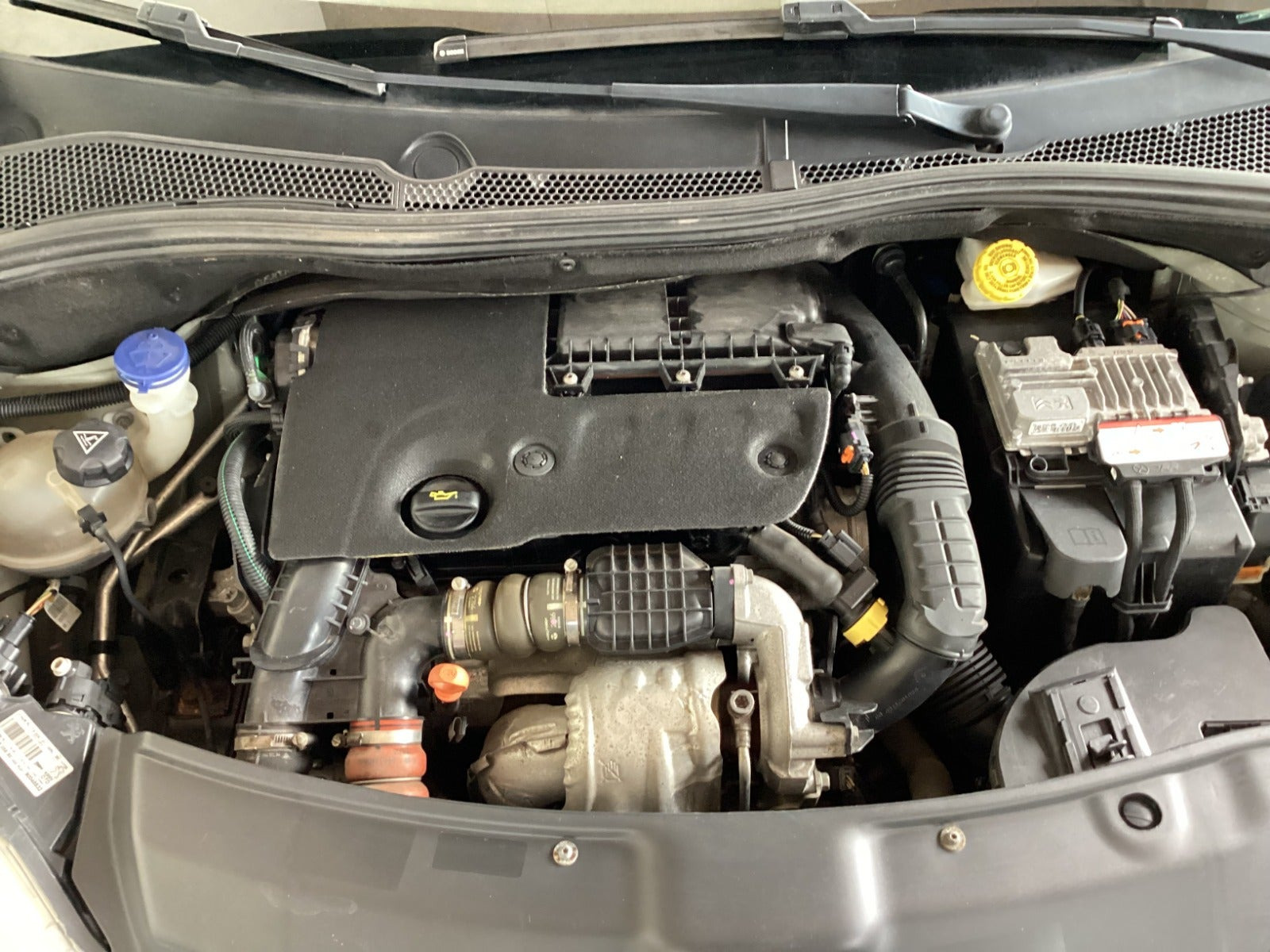 undefined Peugeot 208 fra 2016