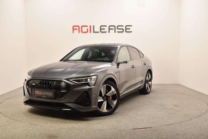 Grå Audi e-tron fra 2020