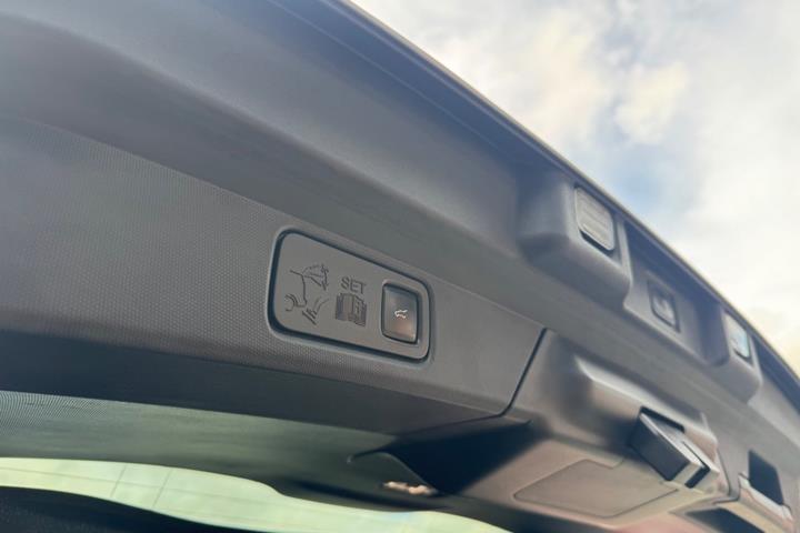Hvid Ford Mustang Mach-E fra 2023