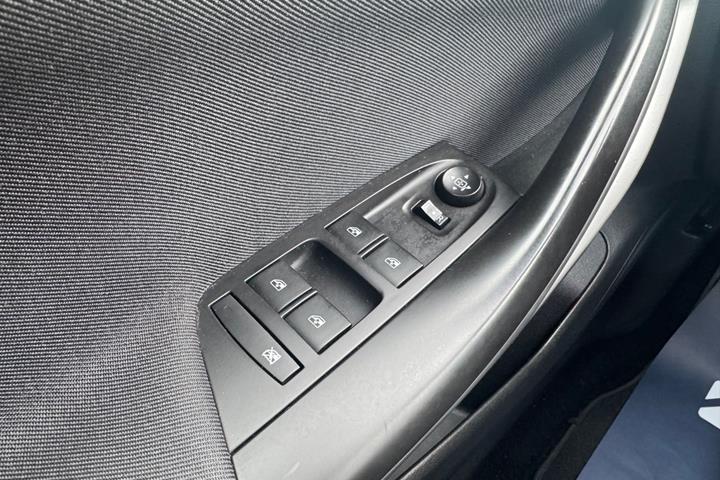 Grå Opel Astra fra 2019