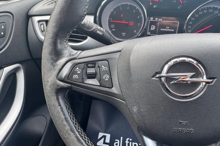 Grå Opel Astra fra 2019