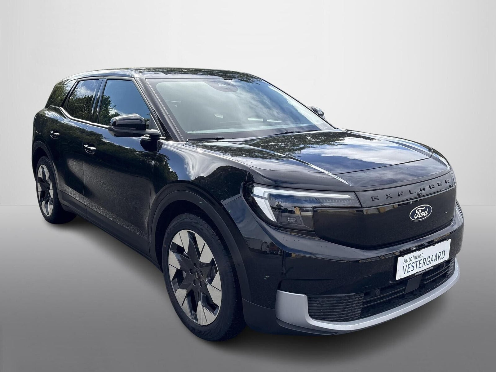 Sort Ford Explorer fra 2025