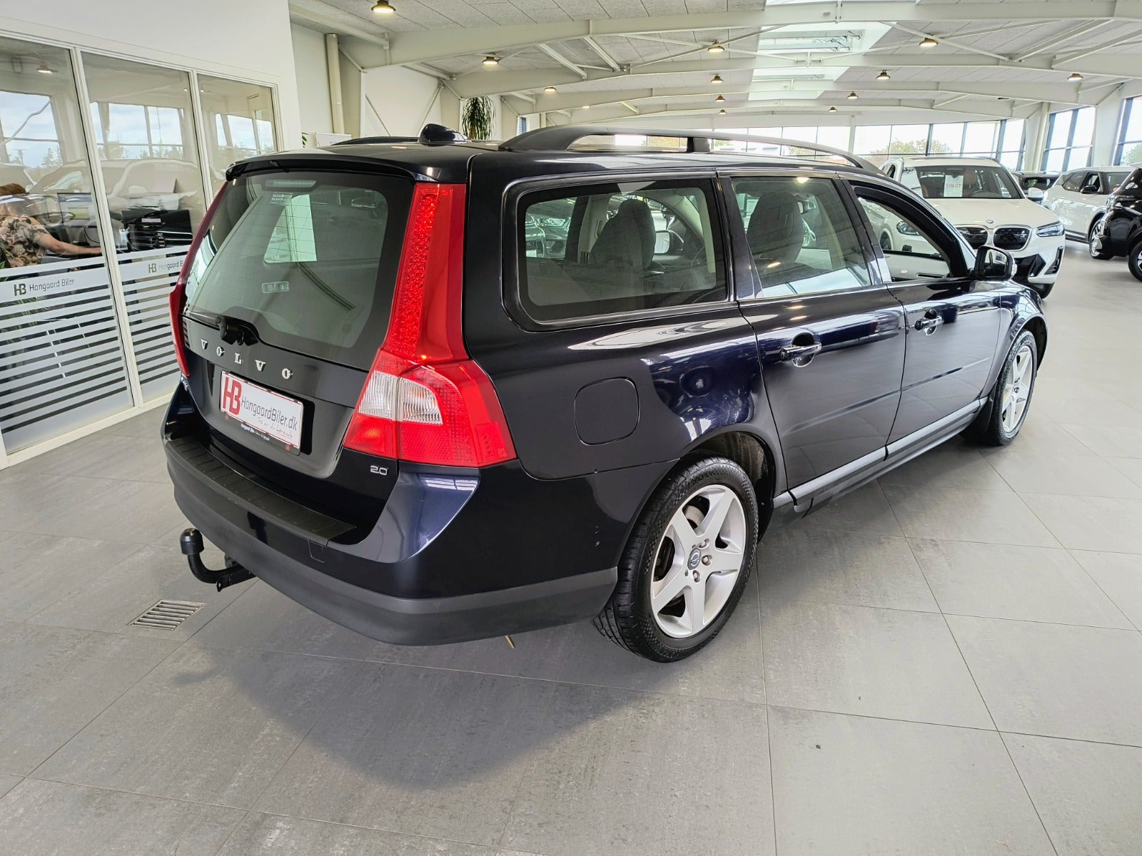 Blå Volvo V70 fra 2008