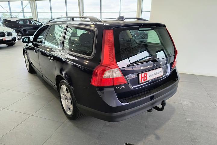 Blå Volvo V70 fra 2008
