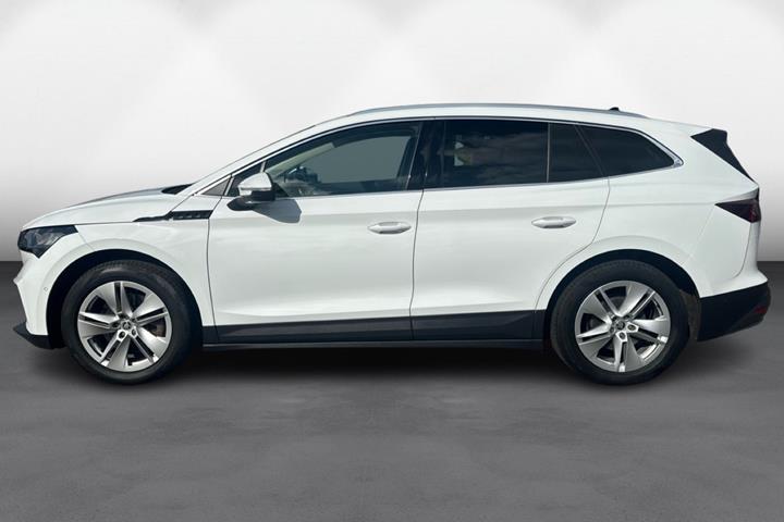 Hvid Skoda Enyaq fra 2022