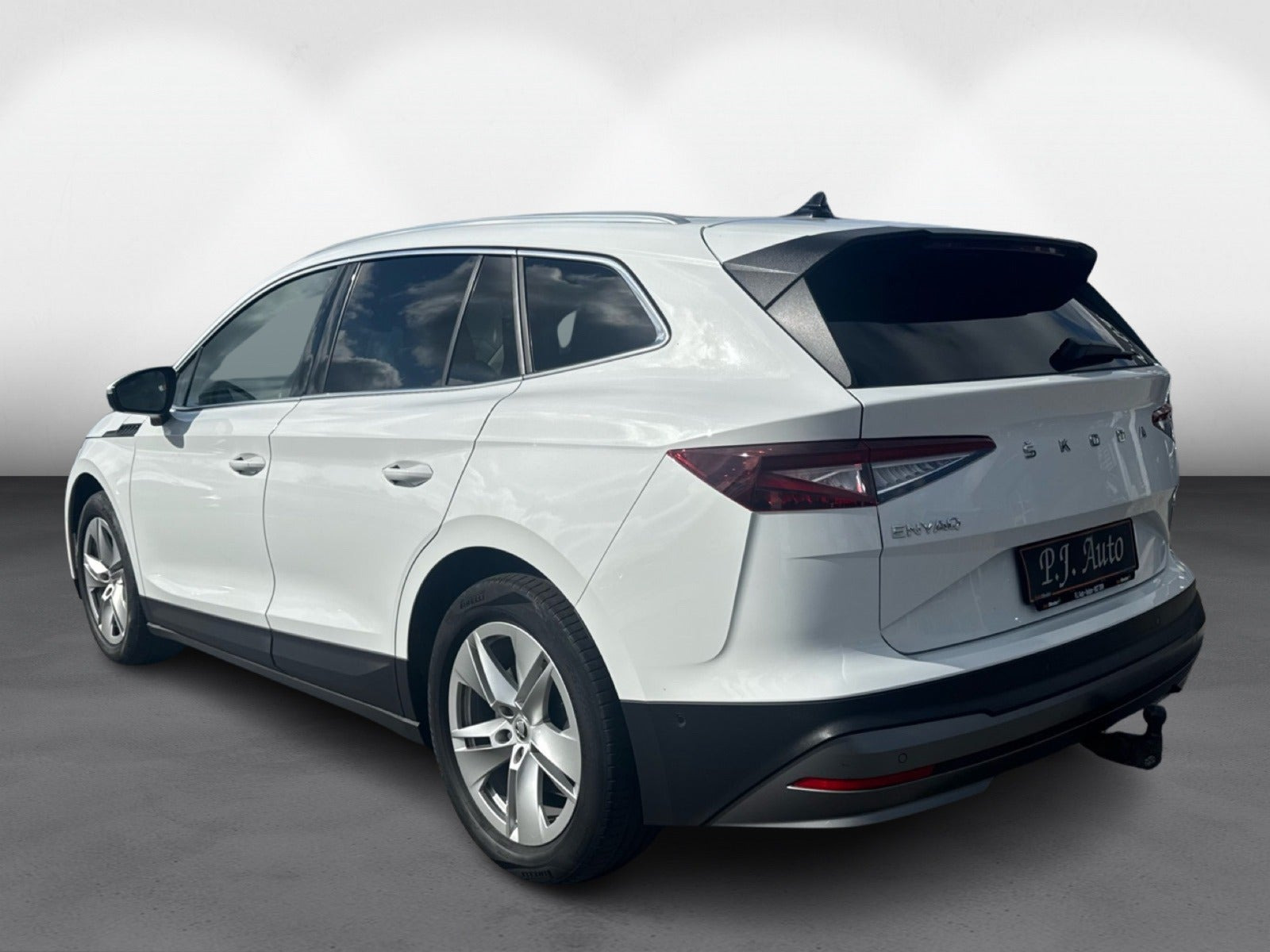Hvid Skoda Enyaq fra 2022
