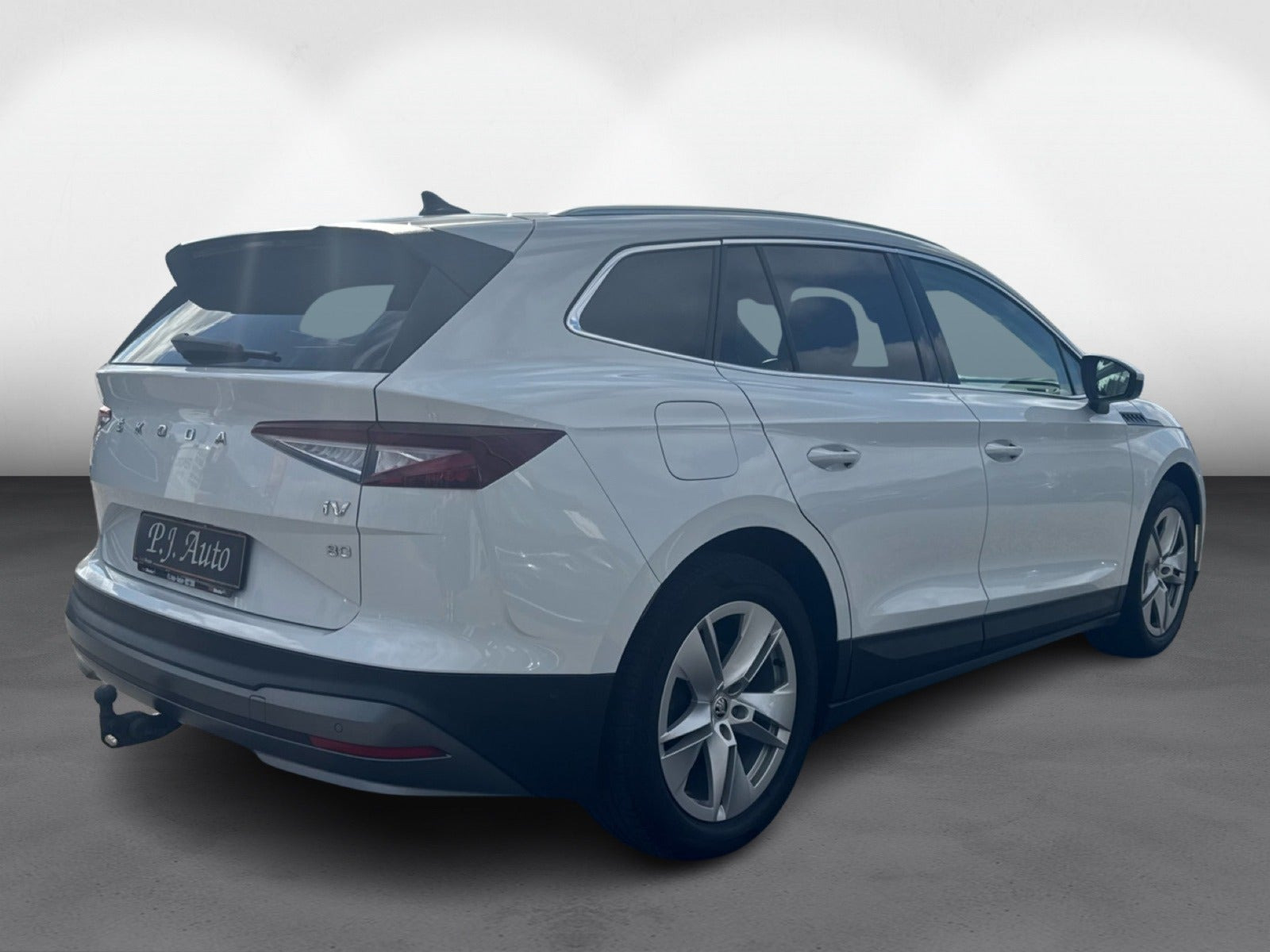 Hvid Skoda Enyaq fra 2022