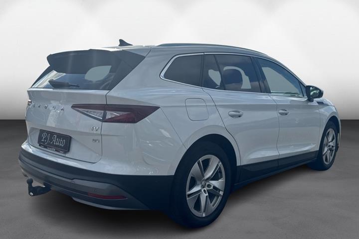 Hvid Skoda Enyaq fra 2022