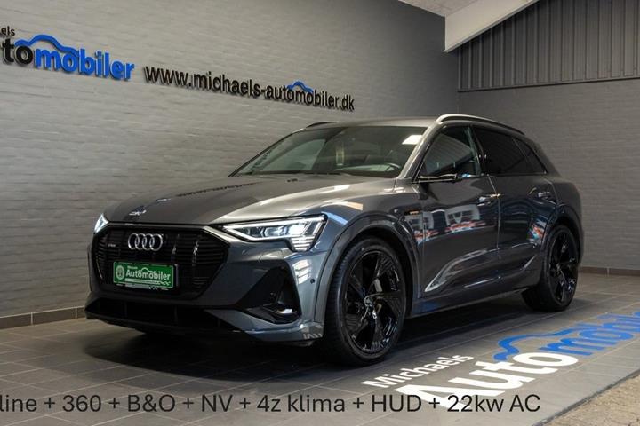 Grå Audi e-tron fra 2021