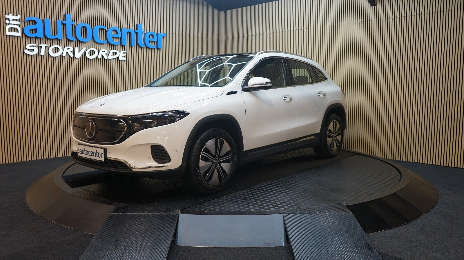 Hvid Mercedes EQA250+ fra 2021