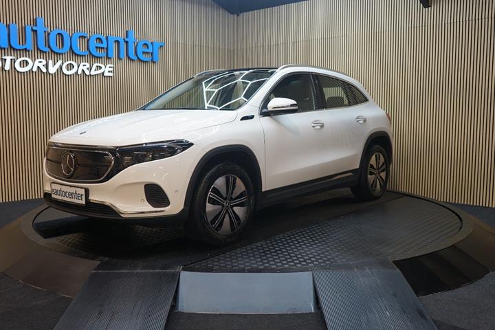 Hvid Mercedes EQA250+ fra 2021