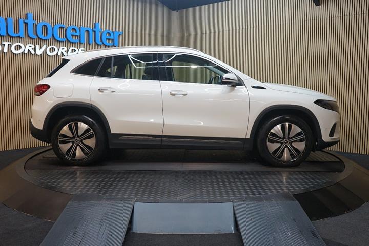 Hvid Mercedes EQA250+ fra 2021