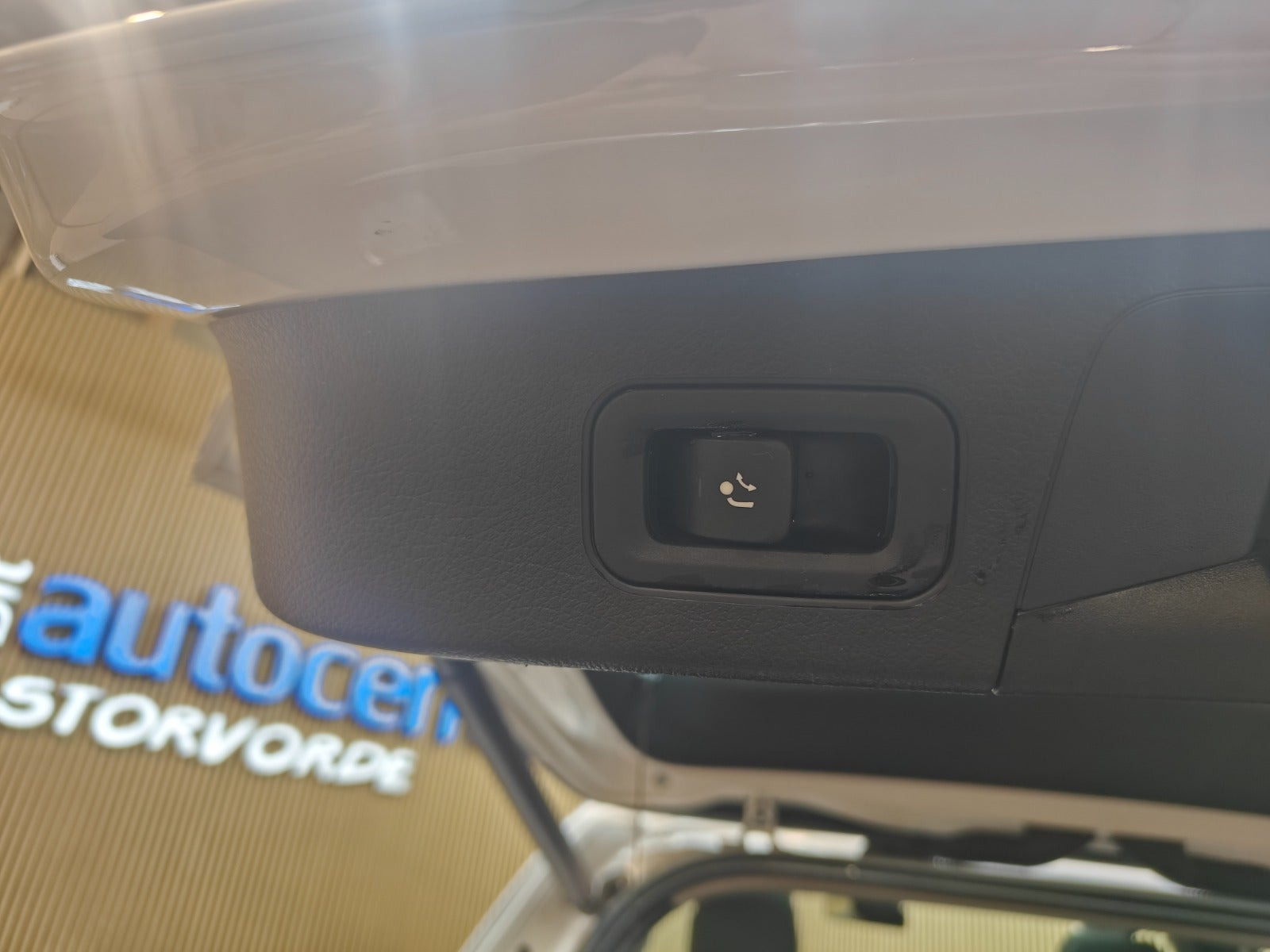 Hvid Mercedes EQA250+ fra 2021