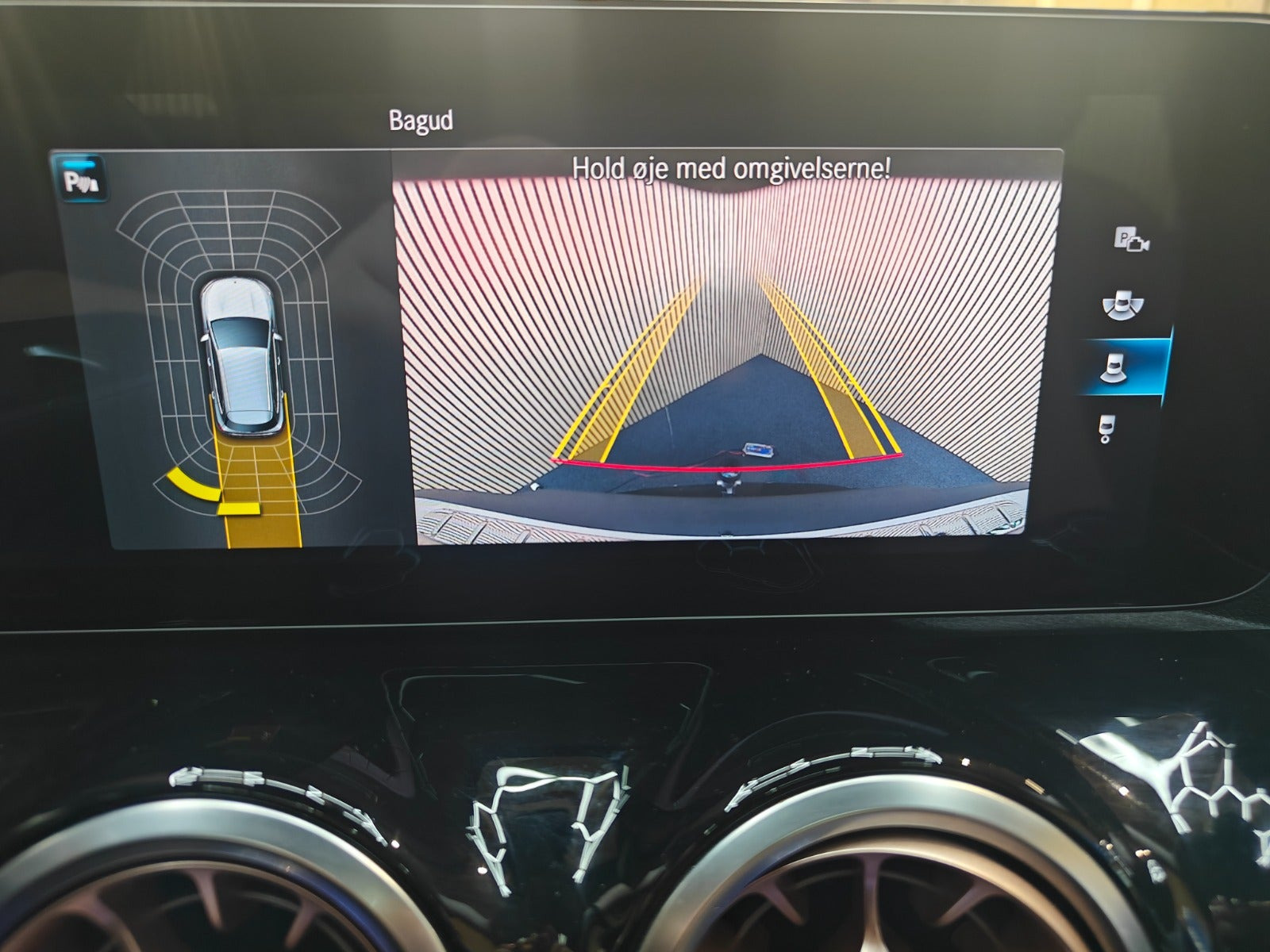 Hvid Mercedes EQA250+ fra 2021