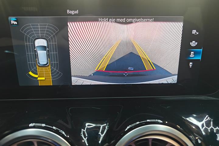Hvid Mercedes EQA250+ fra 2021